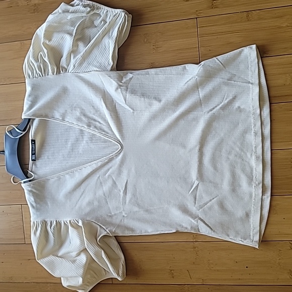 ZARA Puff Sleeves Rib  Top with Plunge Neckline. SZ L - Picture 1 of 9